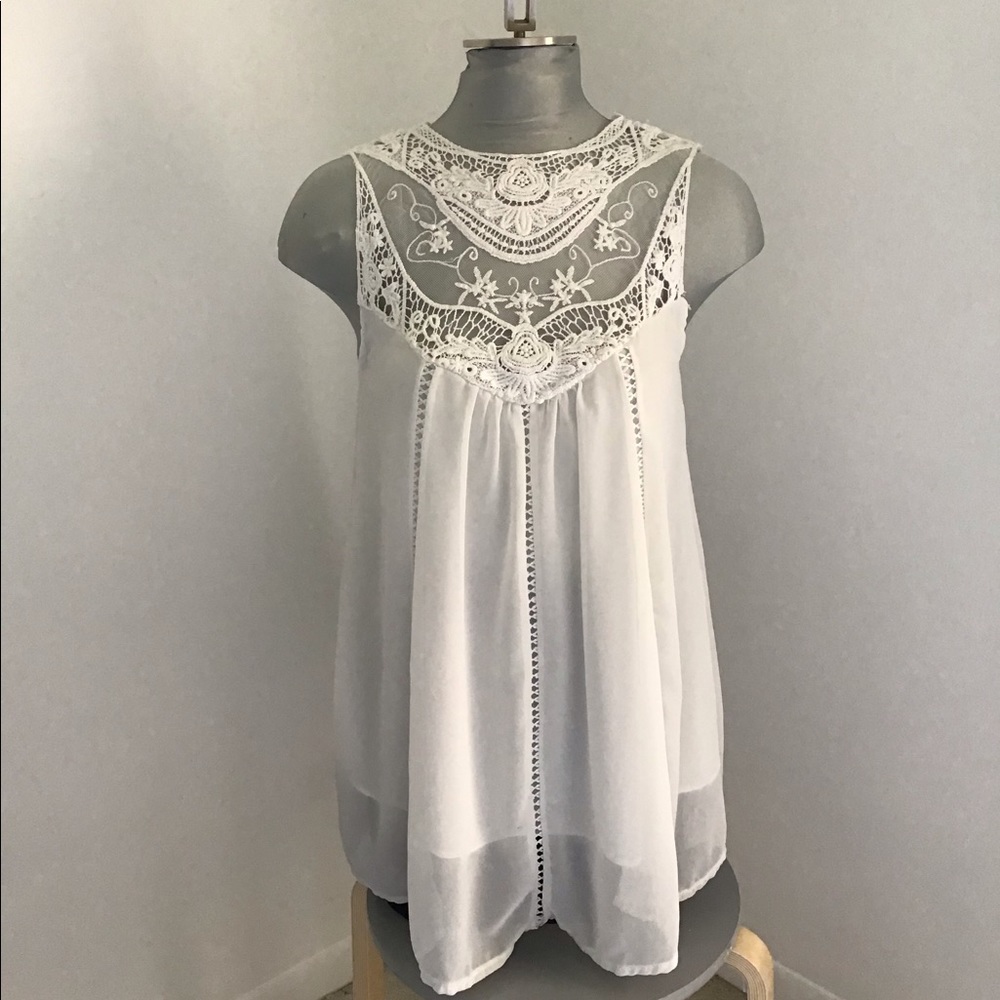 White laced top - Short Dress / Size M